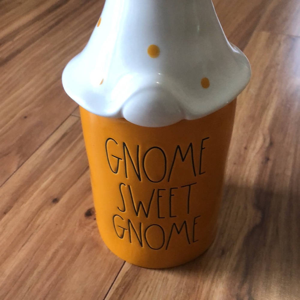 Rae Dunn gnome sweet gnome candle with hat - Picture 9 of 9